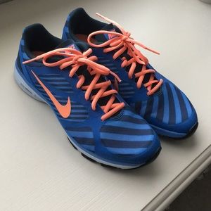 Nike dual fusion TR shoes